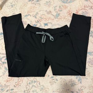 FORMX FIGS MENS SCRUB PANTS IN BLACK